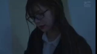 美艳少妇主播带干儿子出租房客厅秀操逼儿子鸡巴粗又长一口吃不下